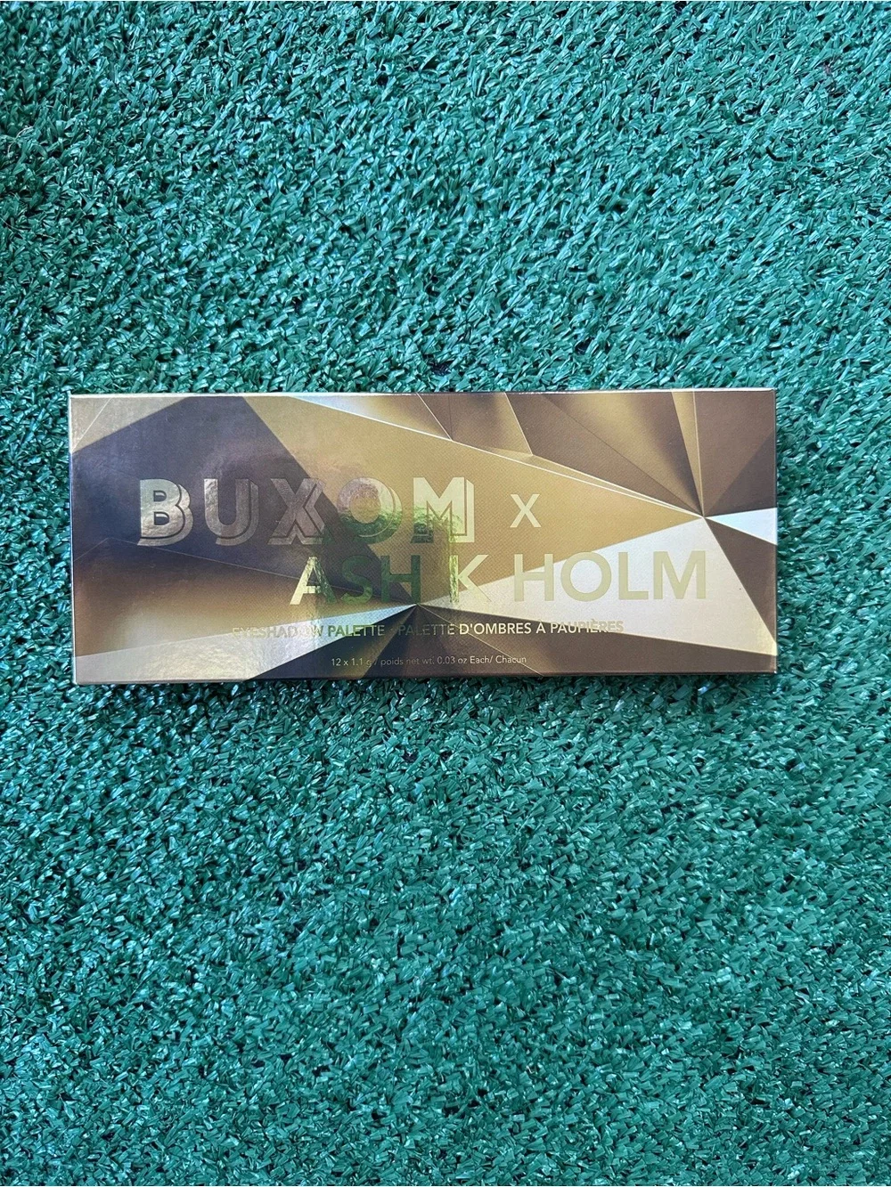 Buxom Eyeshadow Palette in Gold and Brown Geometric Box